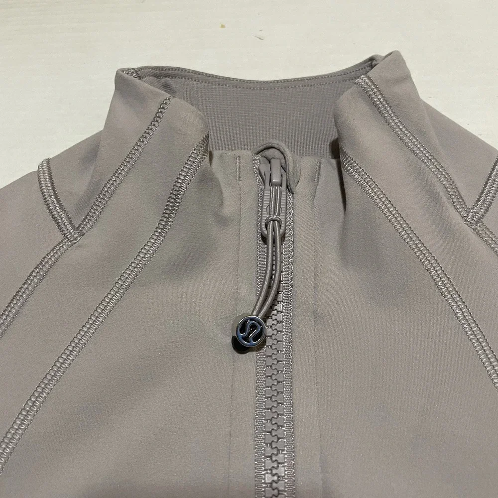 lululemon athletica pre owned